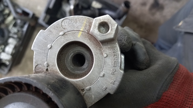 Купить 117506193R Renault (RVI) Натяжитель приводного ремня