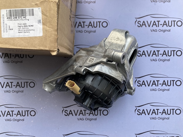 Левая подушка двигателя 4M0199371HC VAG