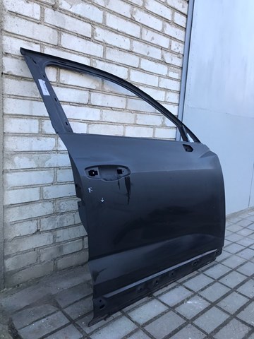 Дверь передняя правая 83F831052 VAG