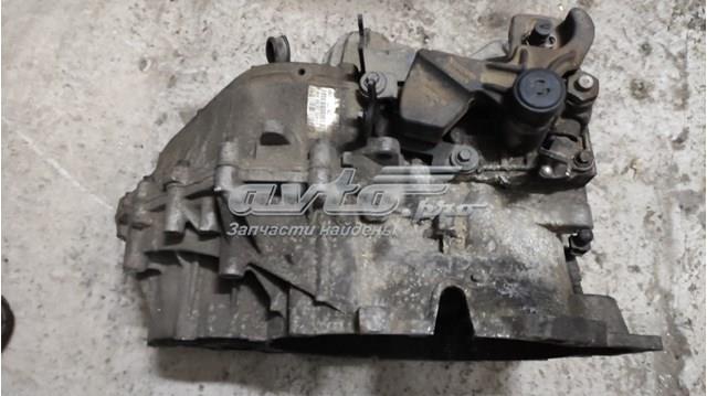 8252153 Volvo 