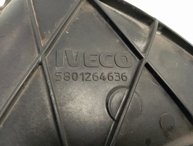 Диффузор радиатора 5801264636 Iveco