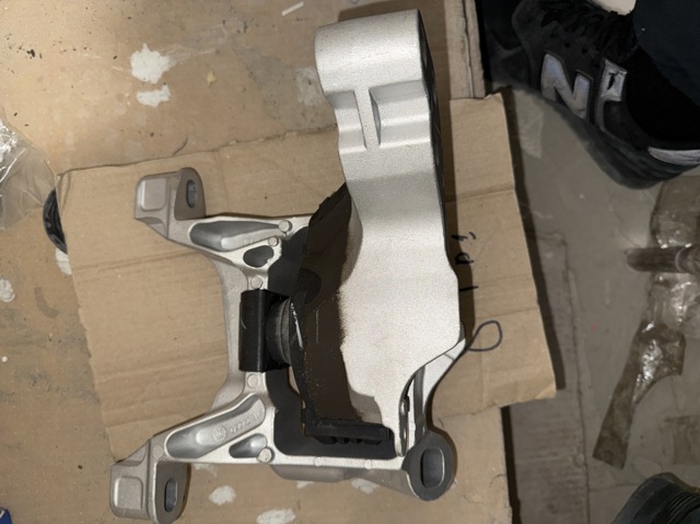 TK7839060 Mazda Правая подушка двигателя