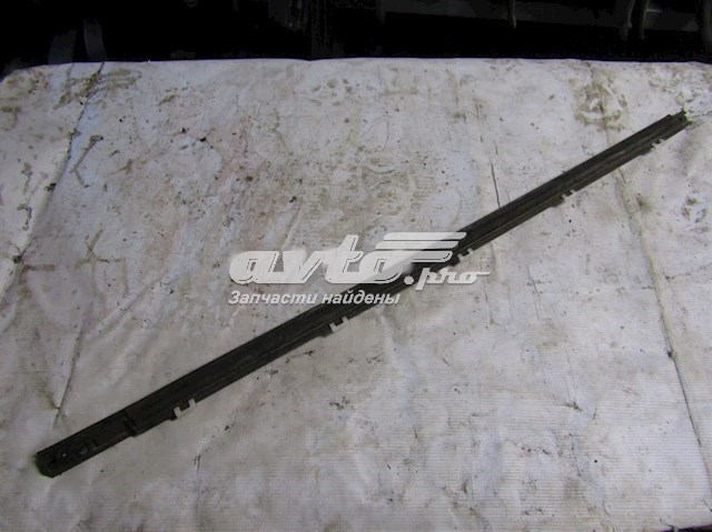 Молдинг опускного стекла двери передней правой Hyundai/Kia 822102H000 цена, от 19.13 USD