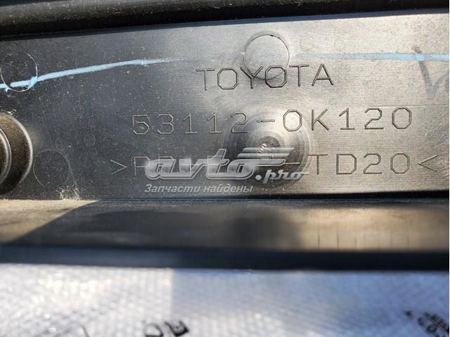 531120K120 Toyota Центральная решетка переднего бампера