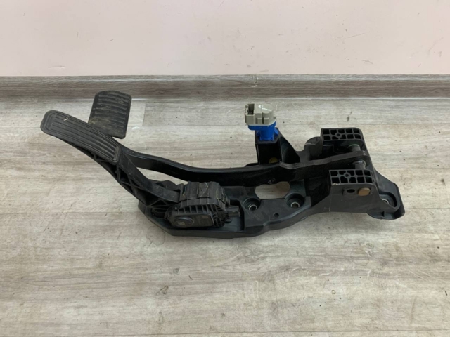  FG9C9F856AB Ford