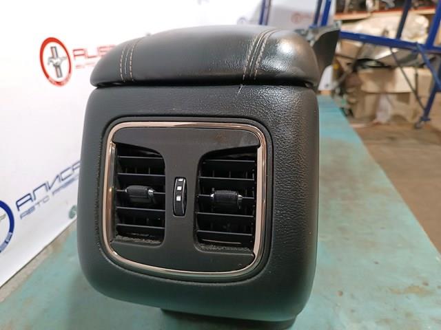  Chrysler 5UQ80ML2AB
