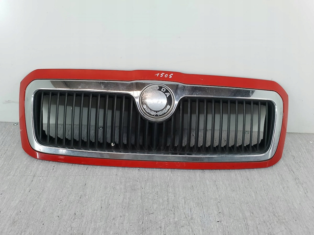 Решетка радиатора 1U0853651E VAG