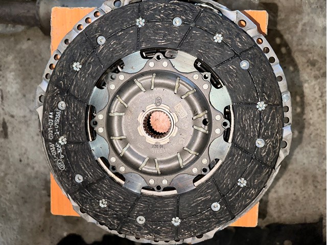 04L141031L VAG Диск сцепления ведомый