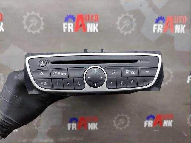 281150030R Renault (RVI) магнитола (радио am/fm)