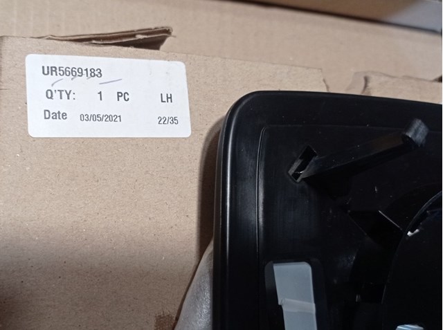 UR5669183 Mazda 