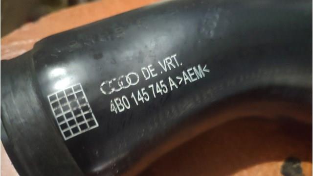 4B0145745A VAG шланг (патрубок интеркуллера правый)