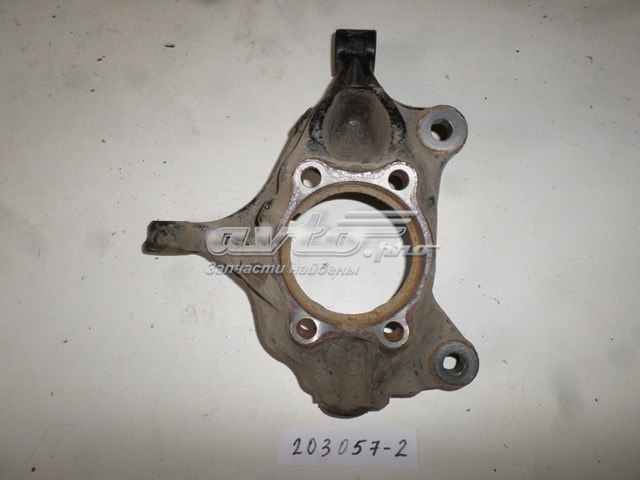 Цапфа (поворотный кулак) передний правый KD3533021A Mazda