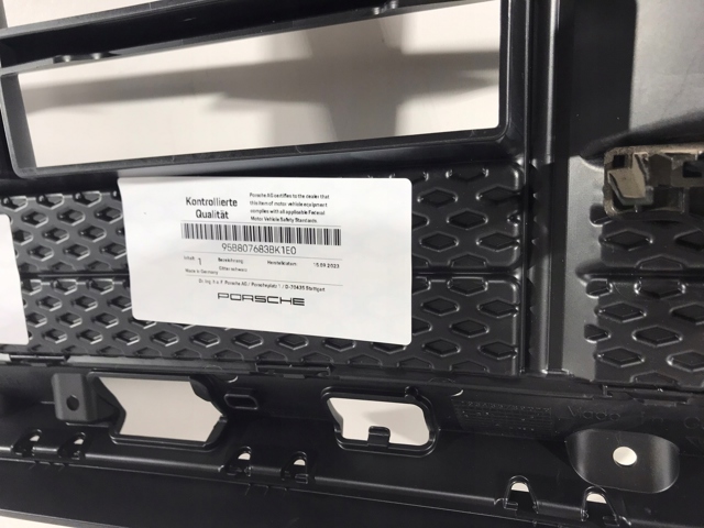 95B807683BK1E0 Porsche 
