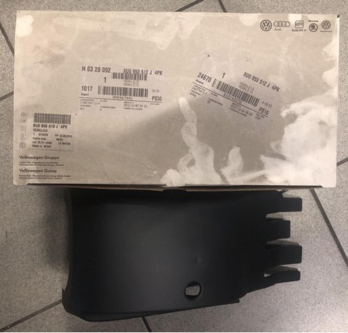 8U0953512J VAG Накладка рулевой колонки