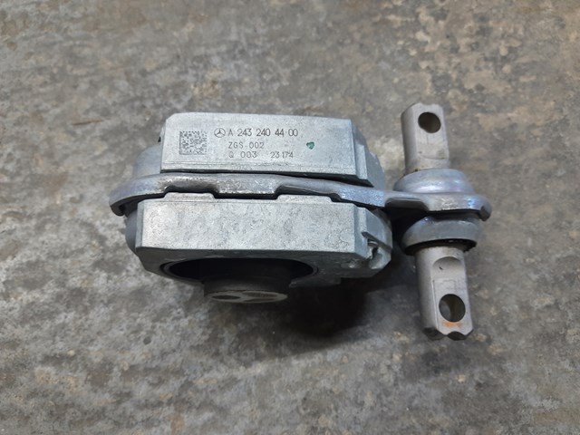 A2432404400 Mercedes Подушка (опора) двигателя правая нижняя