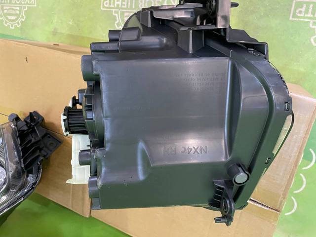 92102CW150 Hyundai/Kia Фара передняя правая