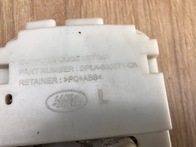  Land Rover LR080161