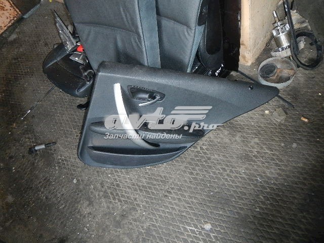Revestimento (cobrimento) interno da porta traseira direita para BMW 1 (E81, E87)