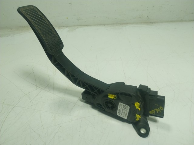 Педаль газа 8V219F836AC Ford