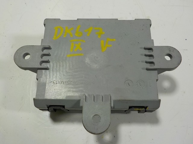 Land Rover LR106149