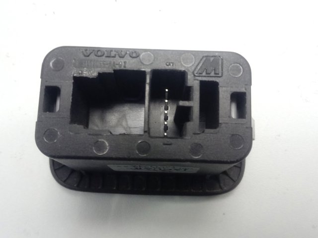 Купить CPLA10E998AA Land Rover Кнопка привода замка третей/пятой двери