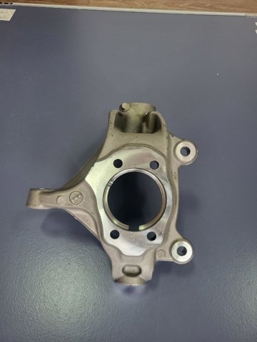 Цапфа (поворотный кулак) передний правый Nissan/Infiniti 400146RR0A цена, от 169.30 USD
