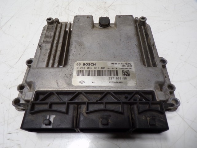 Блок управления двигателем 0281032811 Renault (RVI)