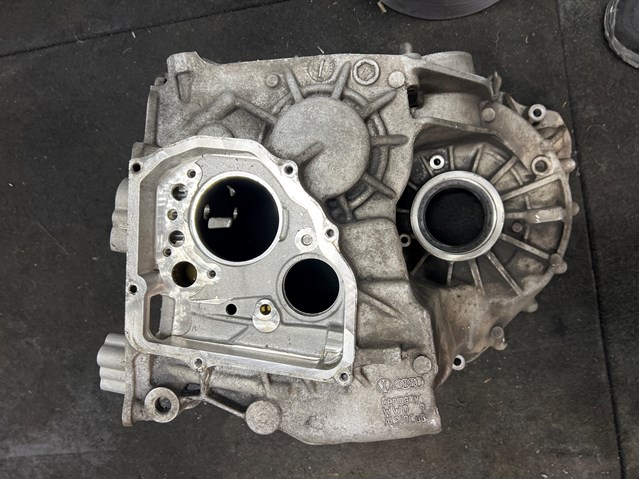 Корпус коробки передач АКПП/КПП VAG 02E301103G цена, от 193.23 USD