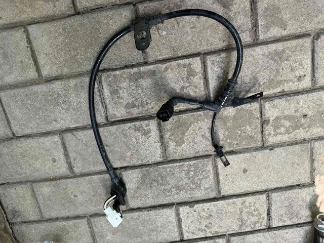 KA0K437EX Mazda Датчик АБС (ABS) задний, правый