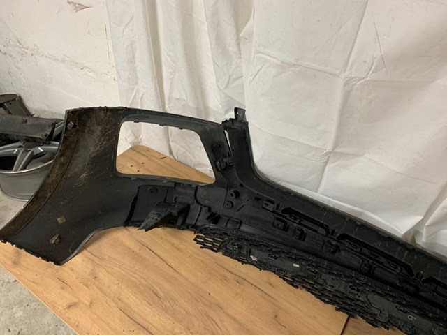 Передний бампер LR113285 Land Rover