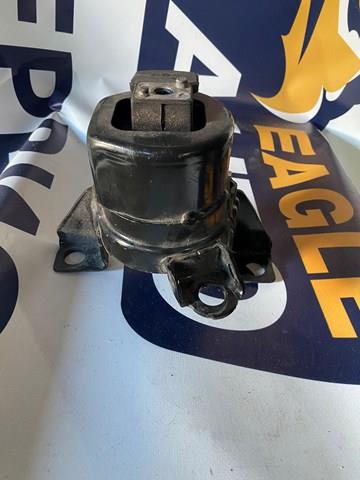 Правая подушка двигателя DG936F012AF Ford