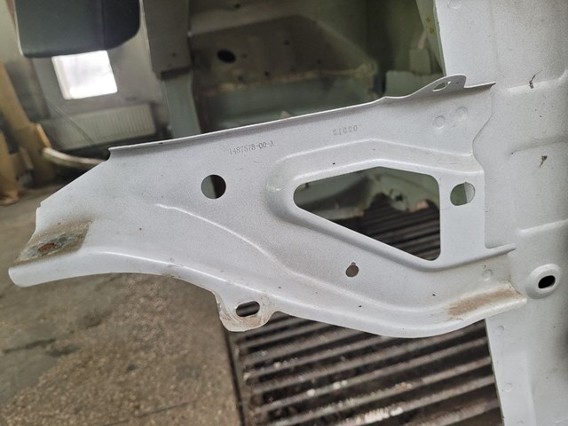 148757800A Tesla 