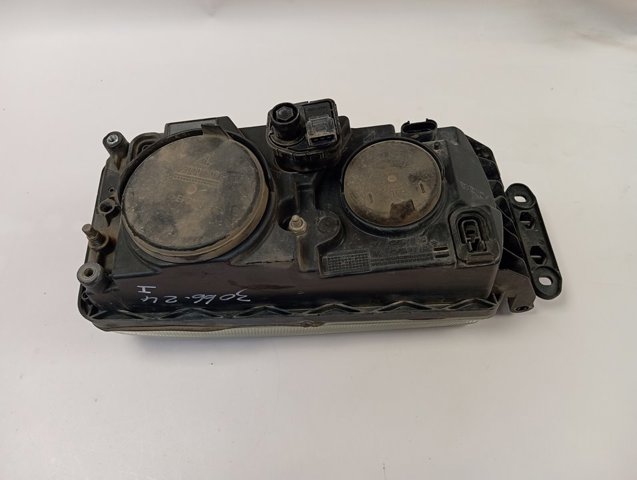 504238213 Iveco Фара