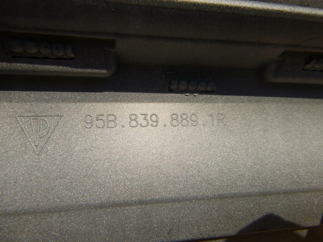  Porsche 95B839889