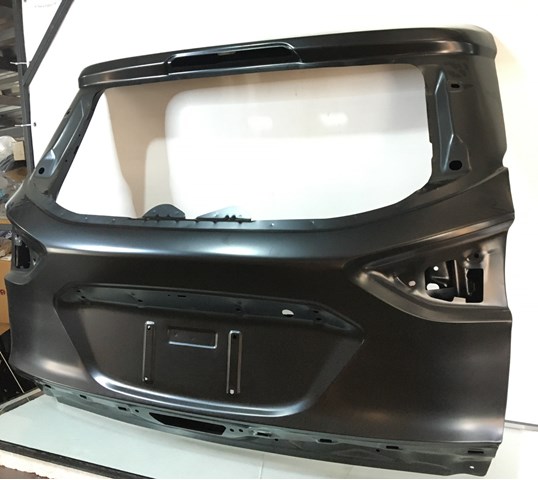 Задняя дверь на Ford Escape II DM2