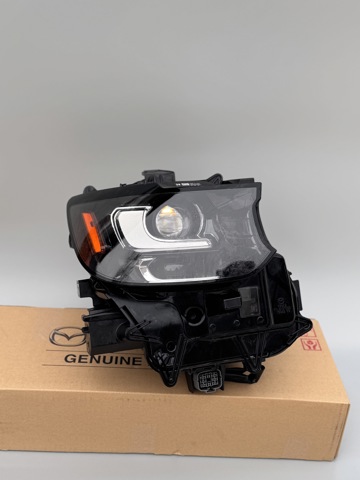 KR9D51030A Mazda Фара передняя правая