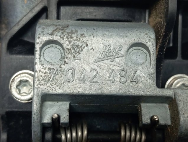 7042488 Land Rover 