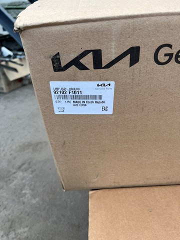 Правая блок фара Hyundai/Kia 92102F1011 цена, от 790.56 USD