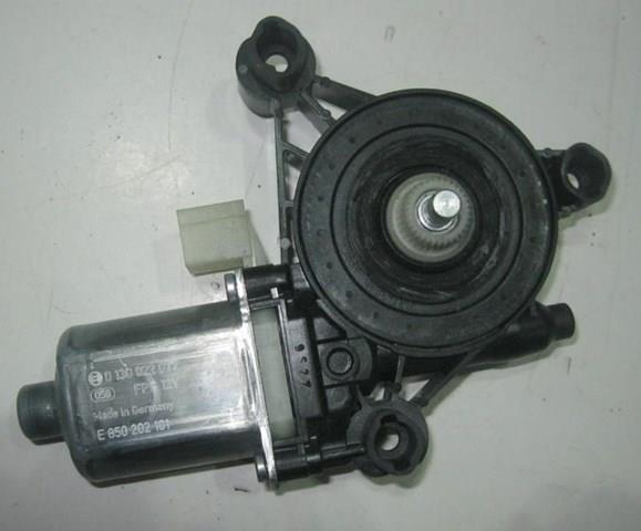 Мотор стеклоподъемника водительской двери Porsche 5Q0959801C цена, от 2.54 USD