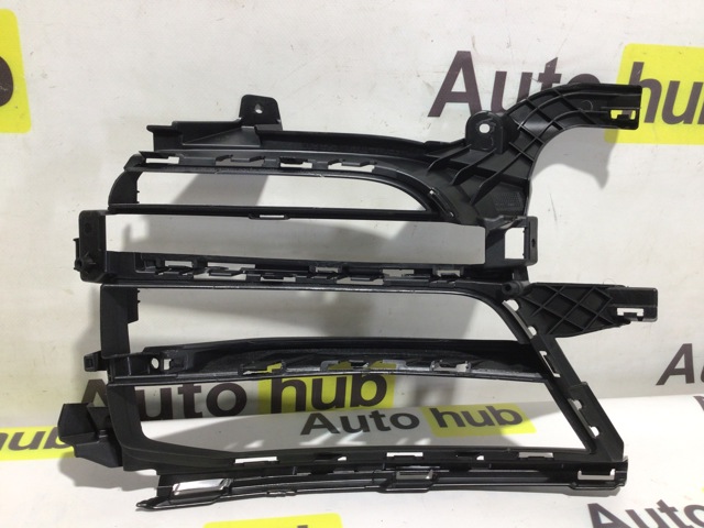 Решетка переднего бампера, правая Porsche 95B807682H1E0 цена, от 39.36 USD