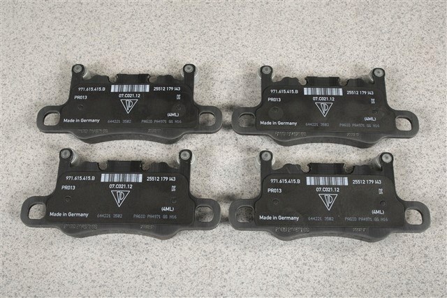 971698451J Porsche Колодки тормозные дисковые комплект