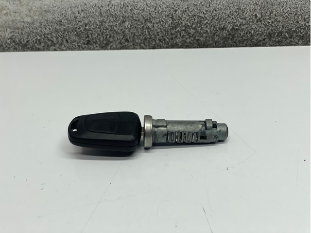 Купить 913703 General Motors Личинка замка зажигания