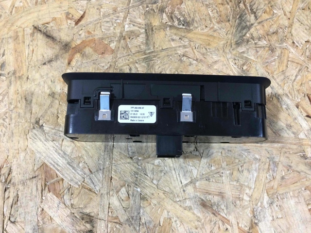 Кнопки переднего левого стеклоподъемника Porsche 7PP959858AHDML