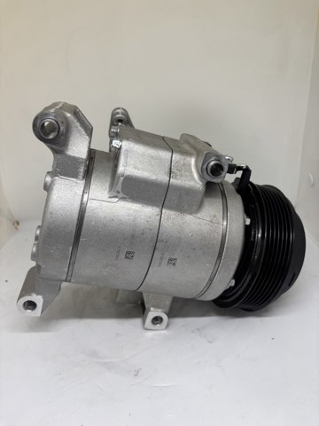 Компрессор кондиционера KD7761450A Mazda