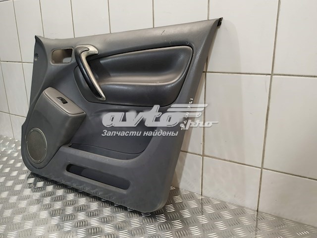 Guarnecido de puerta delantera derecha 6761042530B1 TOYOTA