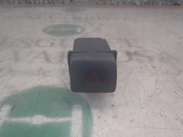 Botão de ativação do sinal de emergência Hyundai Santa Fe I SM