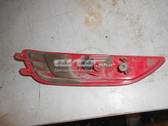 Правый отражатель бампера Hyundai/Kia 924061R200