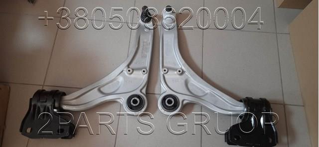 F2GZ3078D Ford Рычаг передней подвески нижний, правый
