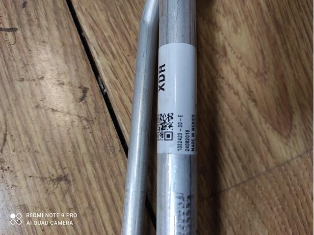 103242300E Tesla 