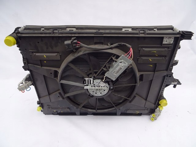 7L0121203 VAG Диффузор радиатора охлаждения в сборе с мотором